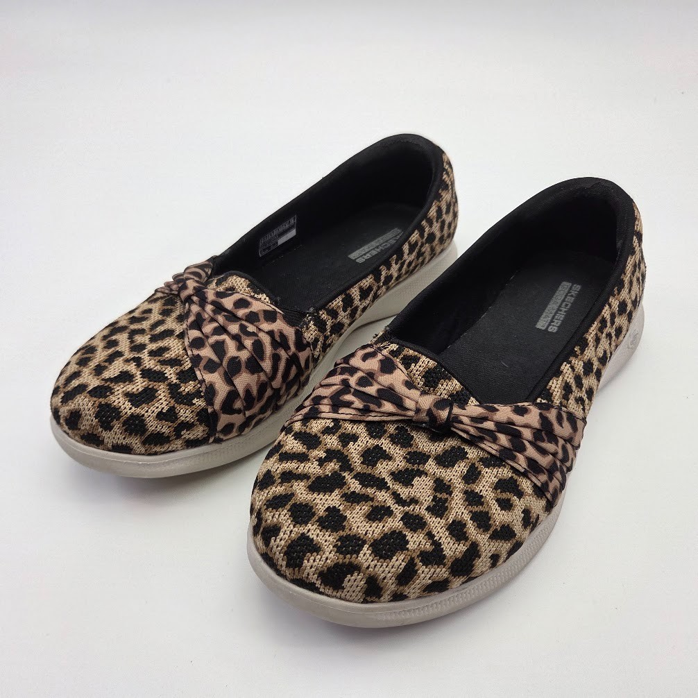 Skechers Sz 8.5 Goga Mat Slip On Leopard Animal Flats Shoes Cheetah Gen 5 LPD