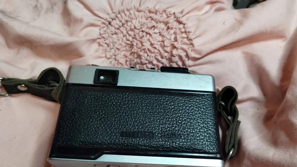 Пленочная камера Mamiya 135 EE дальномер 35 мм SLR корпус F2.8 объектив 38 мм - Изображение 2 из 3