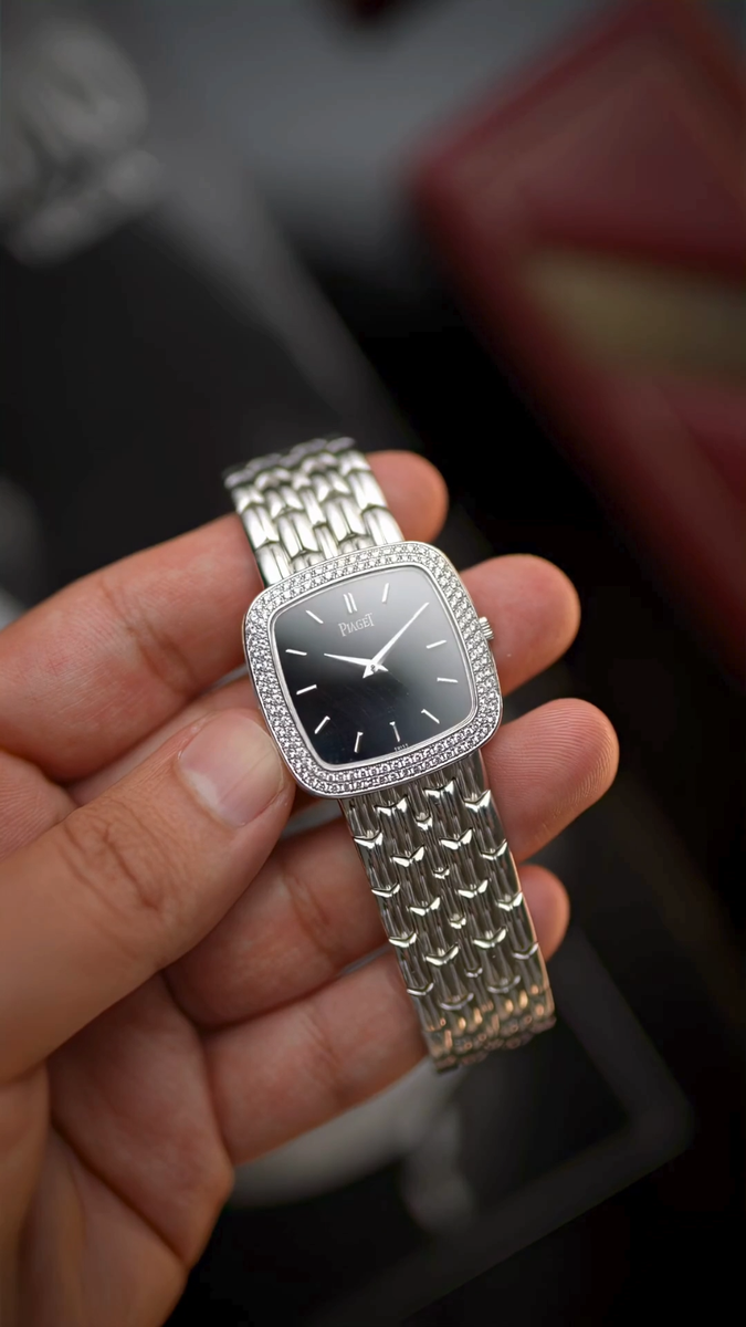 PIAGET 750 希少品　ヴィンテージ腕時計ダイヤモンド Piaget Watch 18K Gold Diamond Bezel Hawk's Eye Dial Vintage 9929