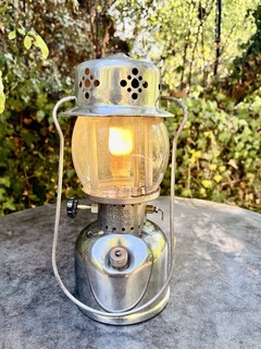 Vintage Coleman 243B lantern