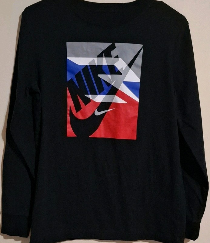 Nike boys XL Long Sleeve Black Graphic Logo Crew Neck T-Shirt Cotton/Poly