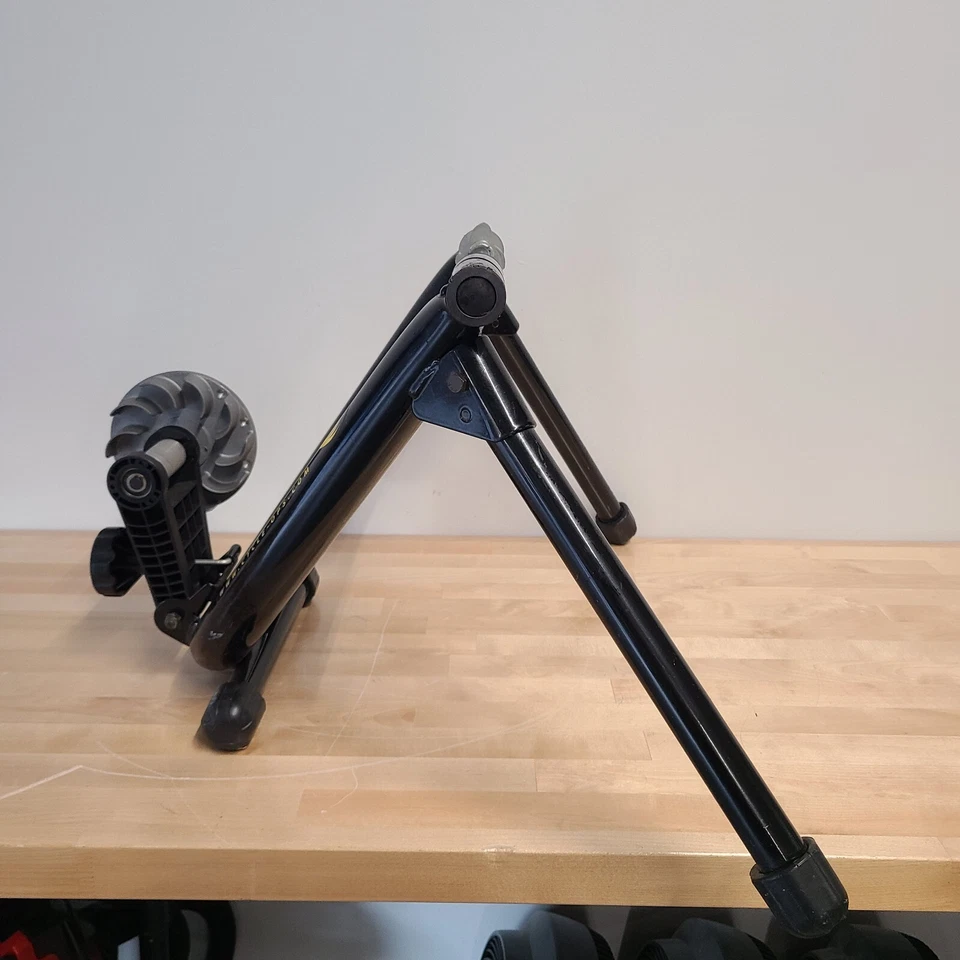 CycleOps 折叠阻力室内自行车训练器黑色 — 第 4/4 张图片