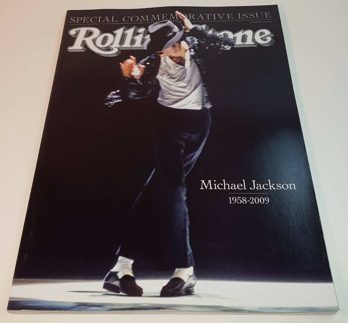 7 Michael Jackson Commemorative Books Magazines Pictures