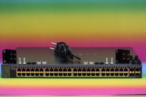Netgear GS752TP 48x PoE / PoE+ Gigabit + 4x SFP+ Modul Port Switch ProSafe Smart - Afbeelding 2 van 9