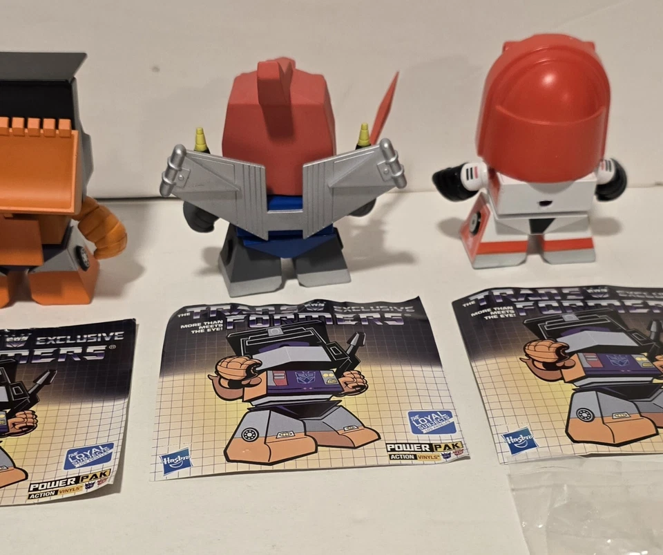 HASBRO THE LOYAL SUBJECTS TRANSFORMERS EXCLUSIVE ACTION VINYLS POWER PAK MIRAGE - Image 3 of 4