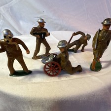 Vintage Painted Lead Infantry Toy Soldiers Figures with Cannon Pre-1970