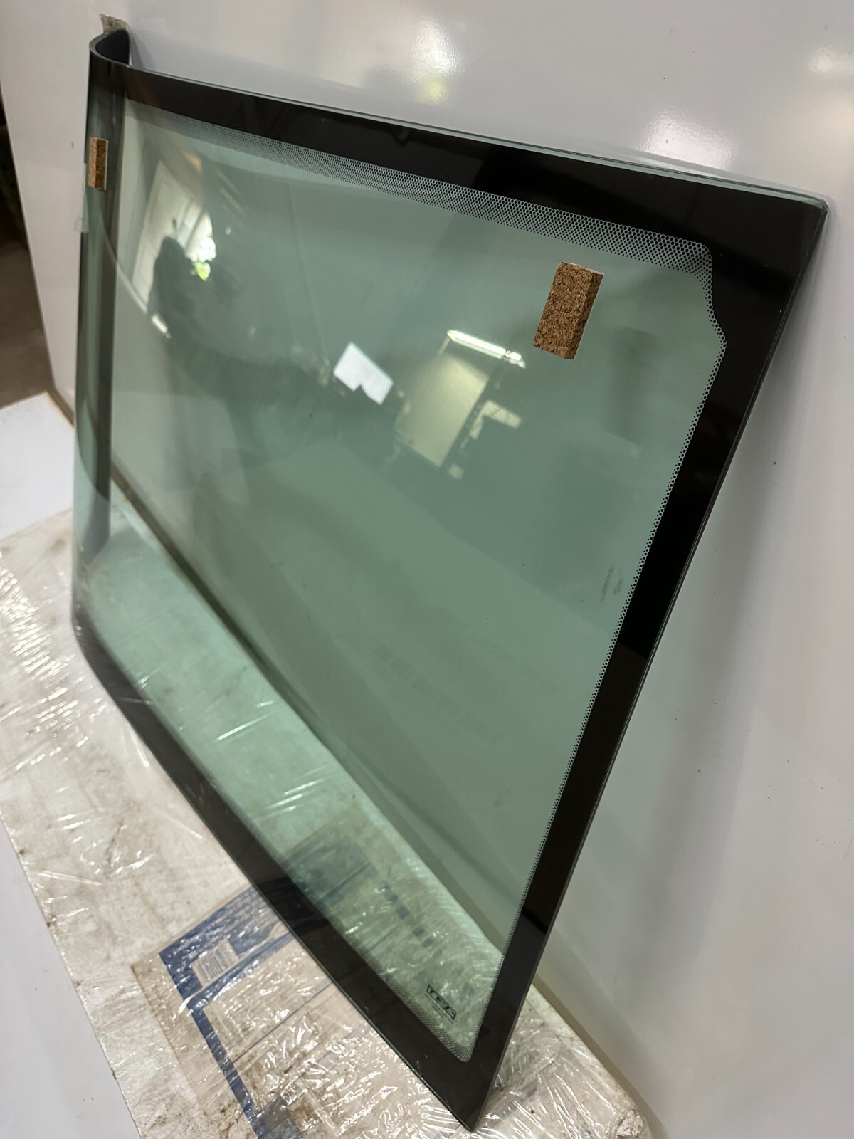 TRP Freightliner CENTURY CLASS, COLUMBIA, CORONADO Windshield Glass