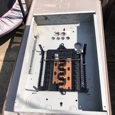 SN Series 125 Amp 12Space 24-Circuit Indoor Main Lug Plug-On Neutral Load Center