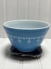 Vintage Pyrex #401 Snowflake Garland Nesting Mixing Bowl 1.5 Pint Small Blue USA