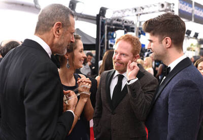 Jeff Goldblum dancer Emilie Livingston Jesse Tyler Ferguson Justin - Old Photo 1
