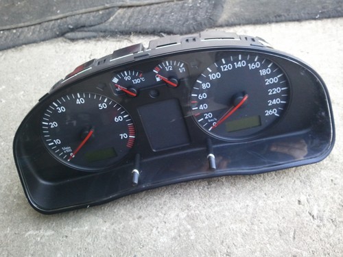VW Passat 3B Bj98 Tacho Kombiinstrument  Bordcomputer  1,8 Turbo AEB 110kw/150ps