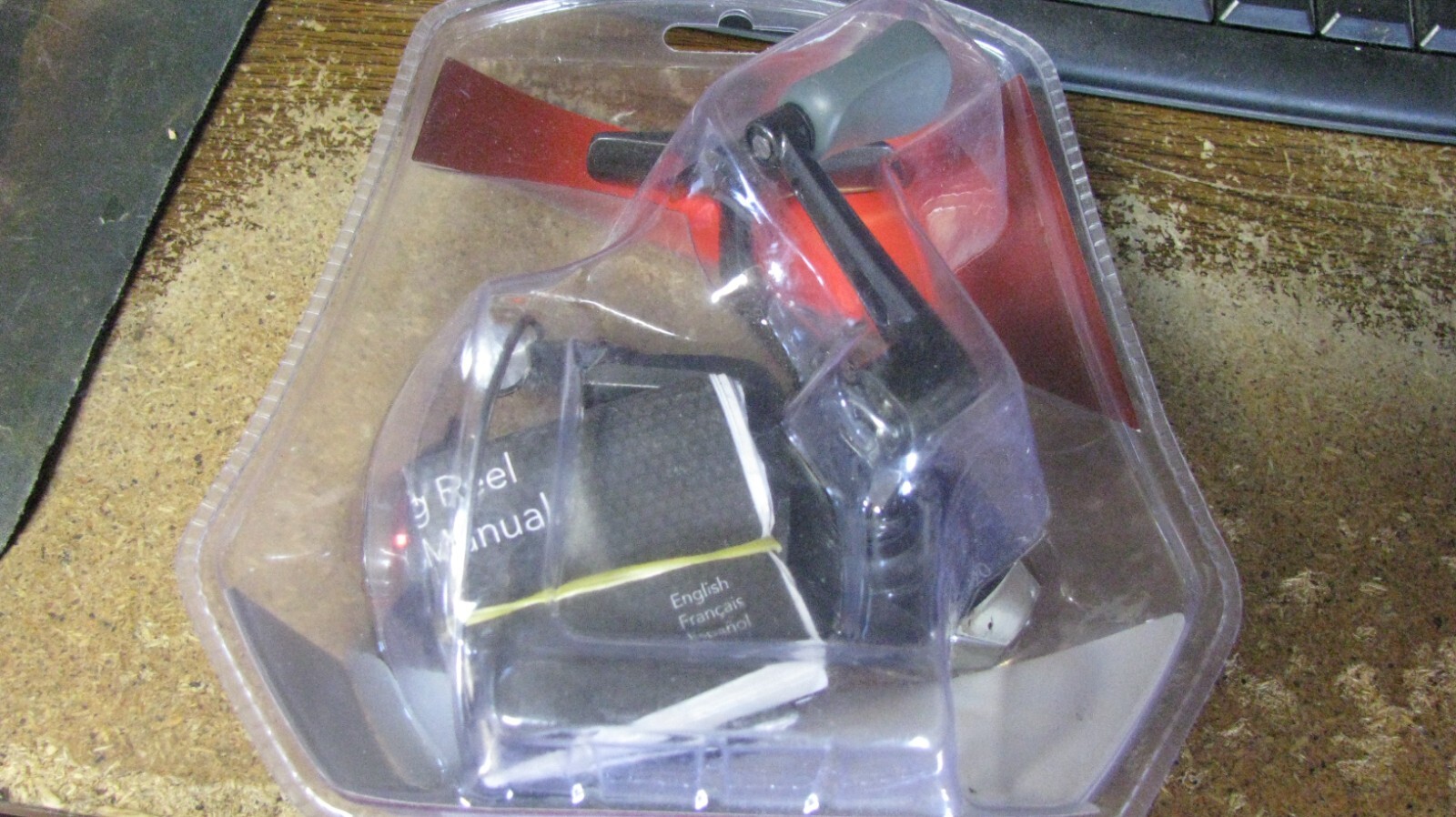 Quantum "optix" spinning reel, nip, 3 bearings, size 20, free shipping