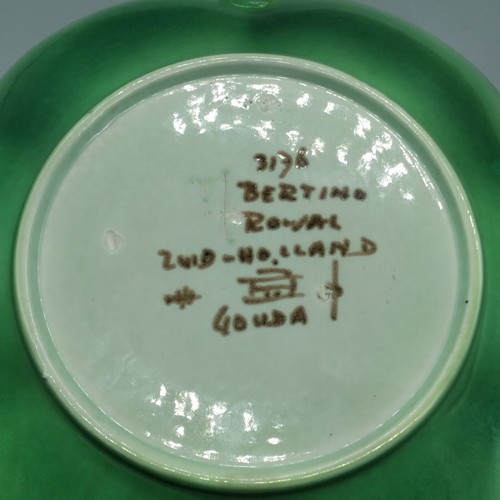 Bertino Royal Gouda Pottery Small Scalloped Dish w/ Handle # 3176 - Picture 10 of 12