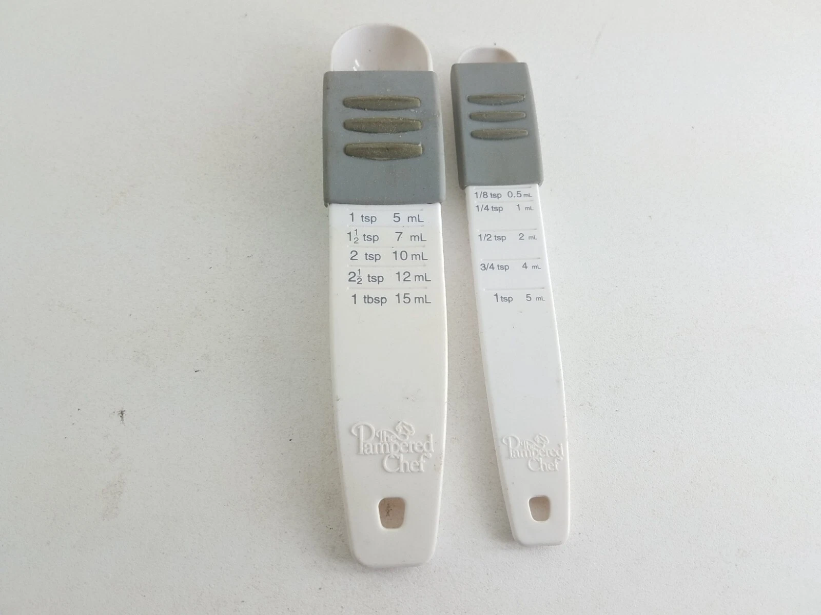 Pampered Chef Adjustable Measuring Spoon Set Two Pieces