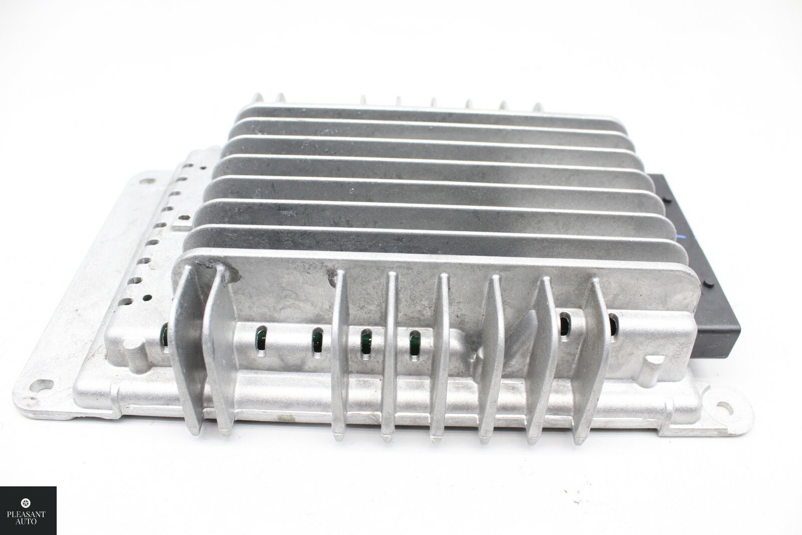 Maserati Quattroporte 2003-2008 Amplifier