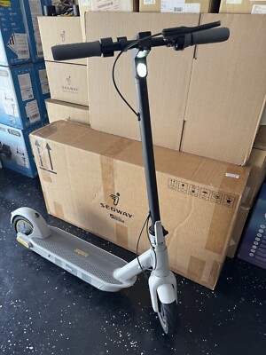 Segway Ninebot Adult eScooter Max G30LP 18.6 mph 25 miles range - Good Condition