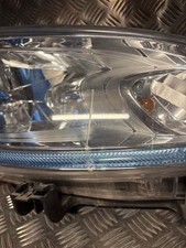 Feu avant (phare) Nissan NV200