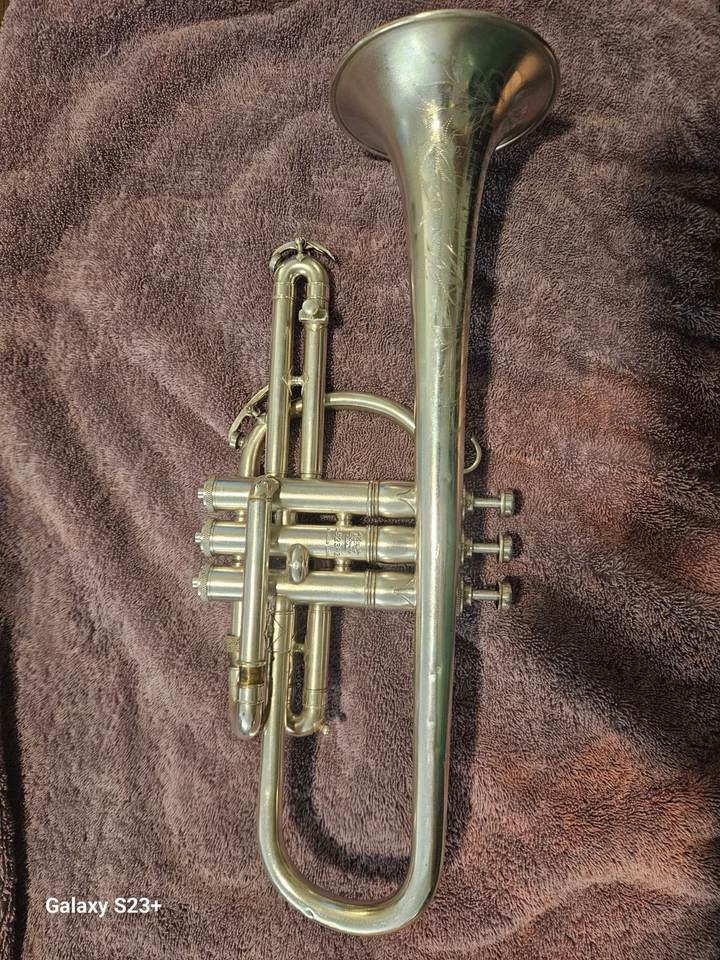 Corneta de plata satinada King Master 1930-1935 Foto 2 de 4