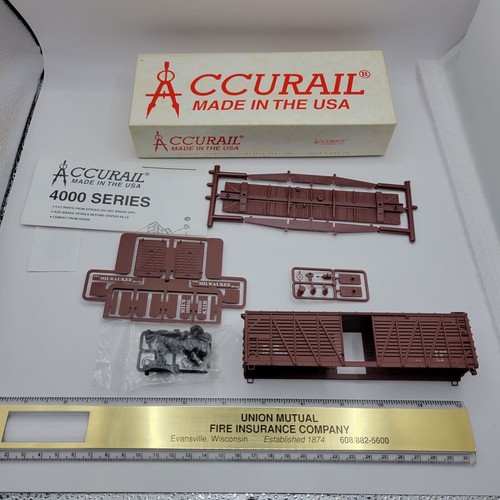 Accurail Milwaukee #4704 coche de madera - caja abierta | Zustand: Used