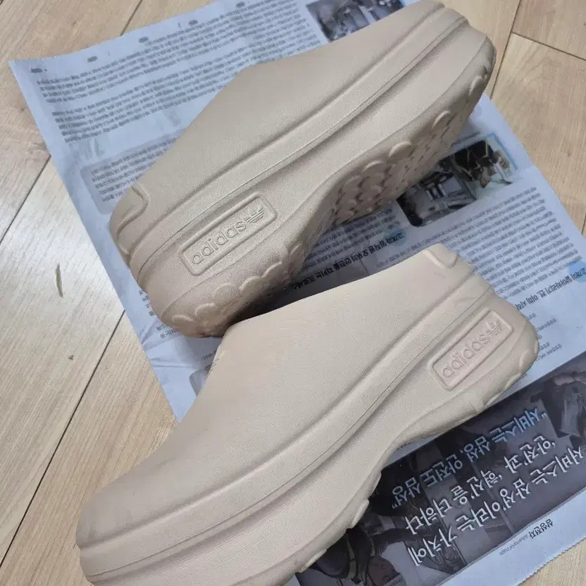 Adidas Mule Slippers - Gently Used, Size 245 thumbnail 7