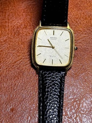 SEIKO Dolce 9521-5220 Quartz Gold Square Vintage 80s Used Watch