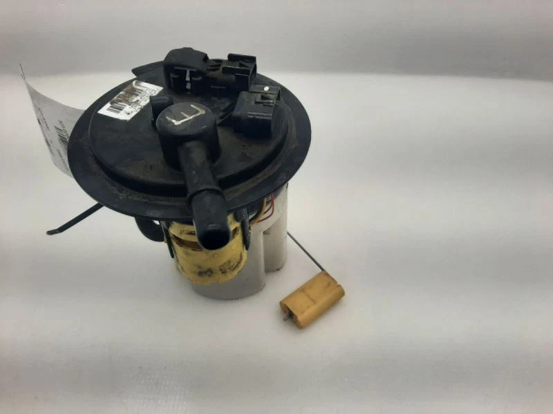 Топливный насос VIN J 11-значный ограниченный бак смонтирован 11-17 GMC Acadia 22957143 - Изображение 3 из 4