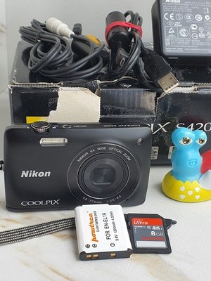 Nikon COOLPIX S4200 16MP Digital Camera Tested Working  Battery Charger