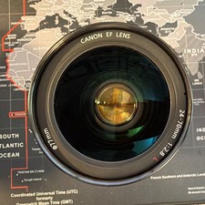 Canon EF 24-70mm f/2.8 Zoom Lens with Hood  Pouch - USED