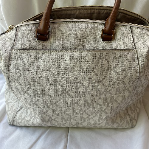 BORSA A TRACOLLA MICHAEL KORS $368 RILEY LARGE RILEY BORSA A TRACOLLA USATA IN OTTIME CONDIZIONI - Foto 14 di 22