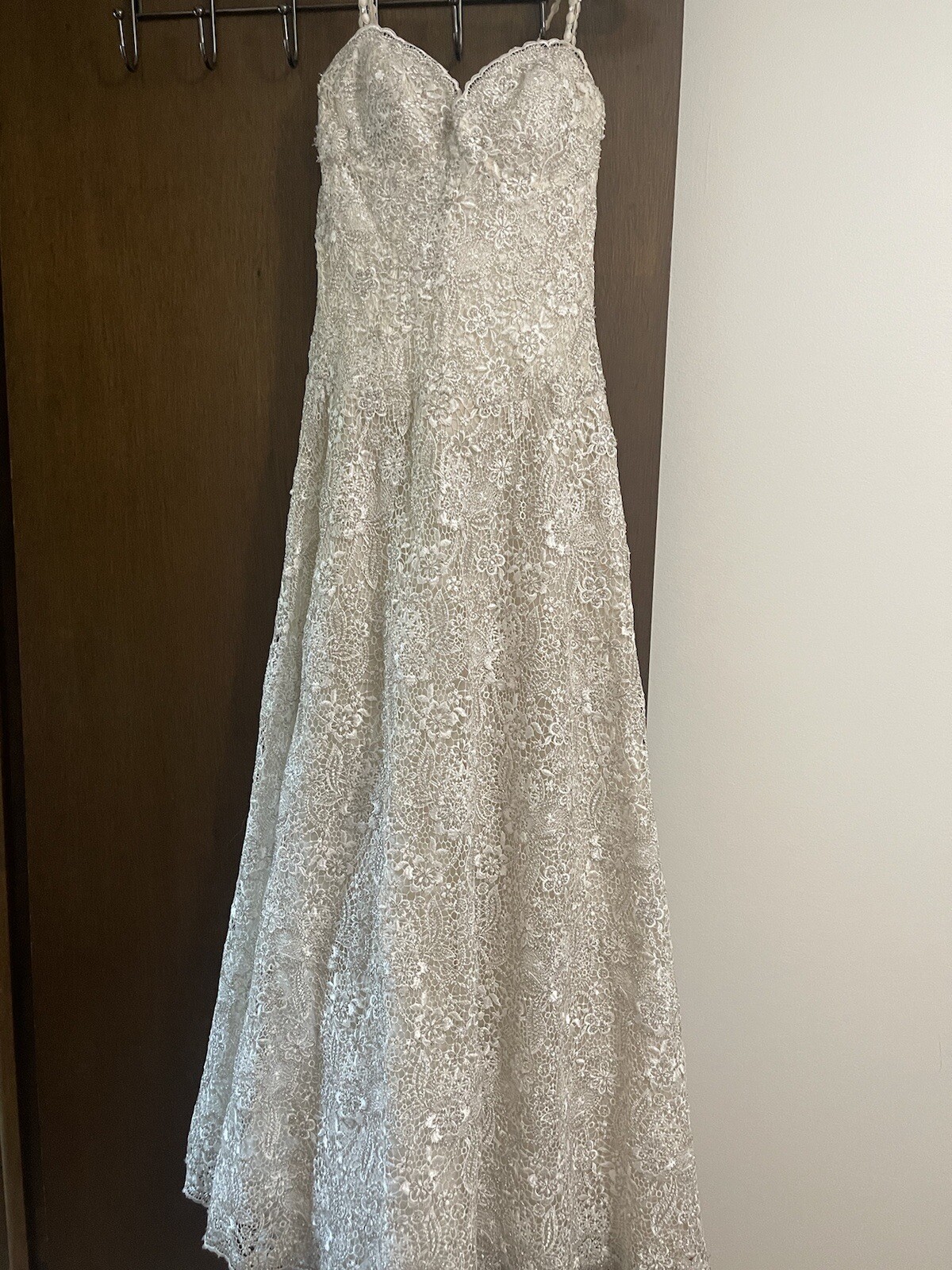 Picture 1 of 24