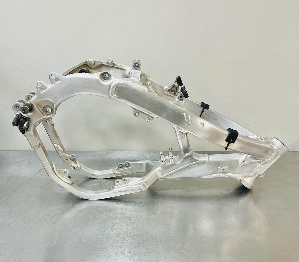 2022 Honda CRF250R Frame Main Chassis OEM 50010-MKE-AF0 Dirt Bike