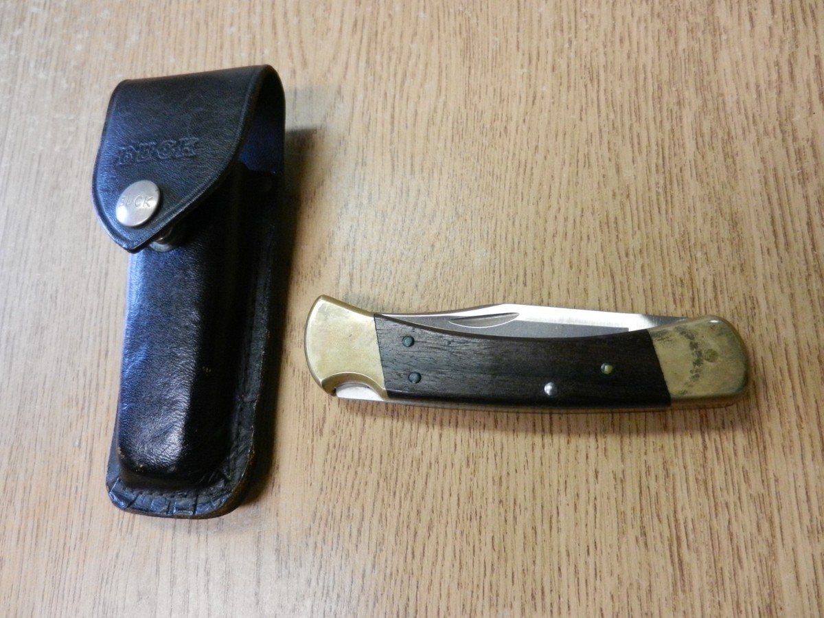Buck 110 4 Dot Folding Lock Back Knife W/ Sheath 1981-86 Buck 110 4 Dot Folding Lock Back Knife W/ Sheath 1981-86