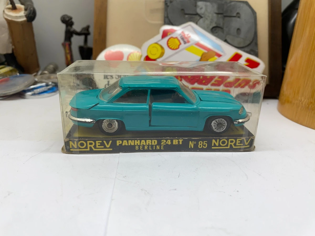 Panhard PL 17 verte pâle de 1960 (échelle 1/24ème) – Voiture miniature | Achat modèle réduit de