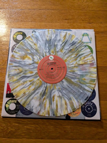 The Zombies Greatest Hits Clear Vinyl White & Gold Splatter Newbury Comics 500  - Picture 3 of 3