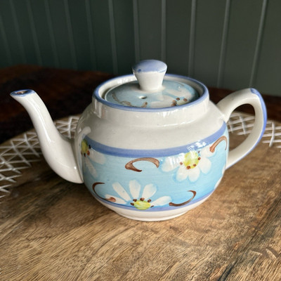 Vintage Hand-painted International Housewares blue daisy teapot 