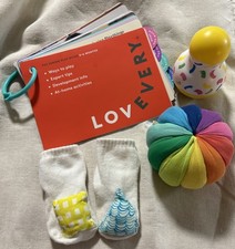 Lovevery The Senser Play Kit Sensory Toys, Book, And Socks - Months 5-6
