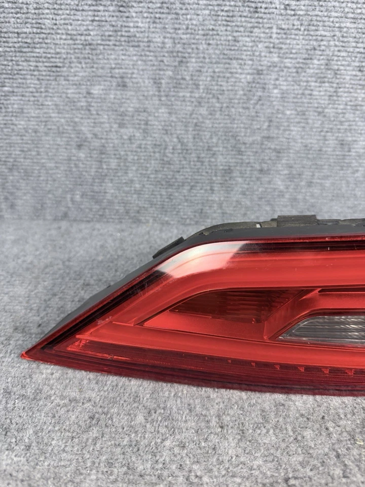 AUDI A3 QUATTRO 2015 2016 SEDÁN luz trasera maletero lámpara de freno izquierda 8V5945093C Foto 4 de 4