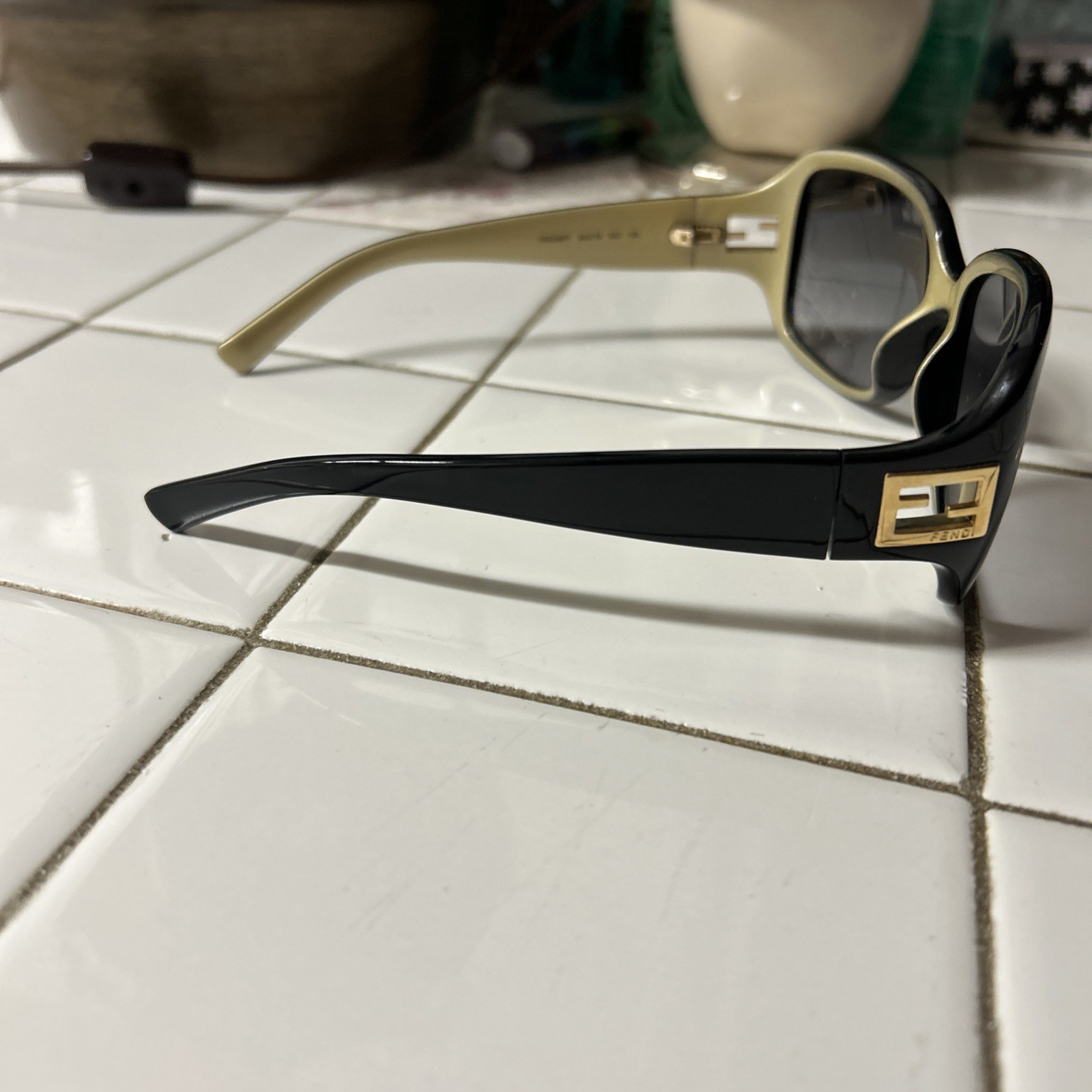 Fendi FS5206FF women's rectangular sunglasses in … - image 9