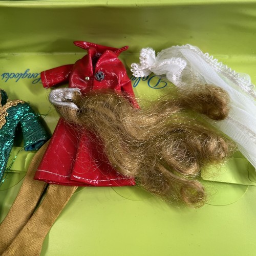 HUGE LOT! Vtg Dawn and Her Friends Doll Case Blue Dolls Clothes & ACCESSORIES - Picture 20 of 20