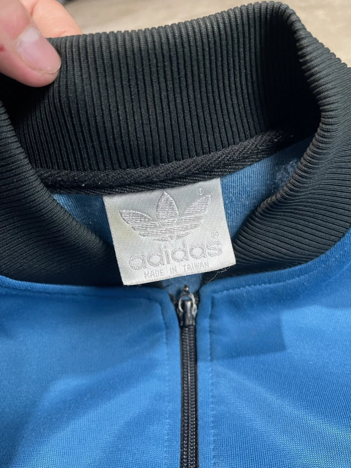 De Colección Adidas Chaqueta de Pista Para Hombres L Azul Negro Blanco Cremallera Años 80 Hip-Hop Retro Trifolio Foto 2 de 4