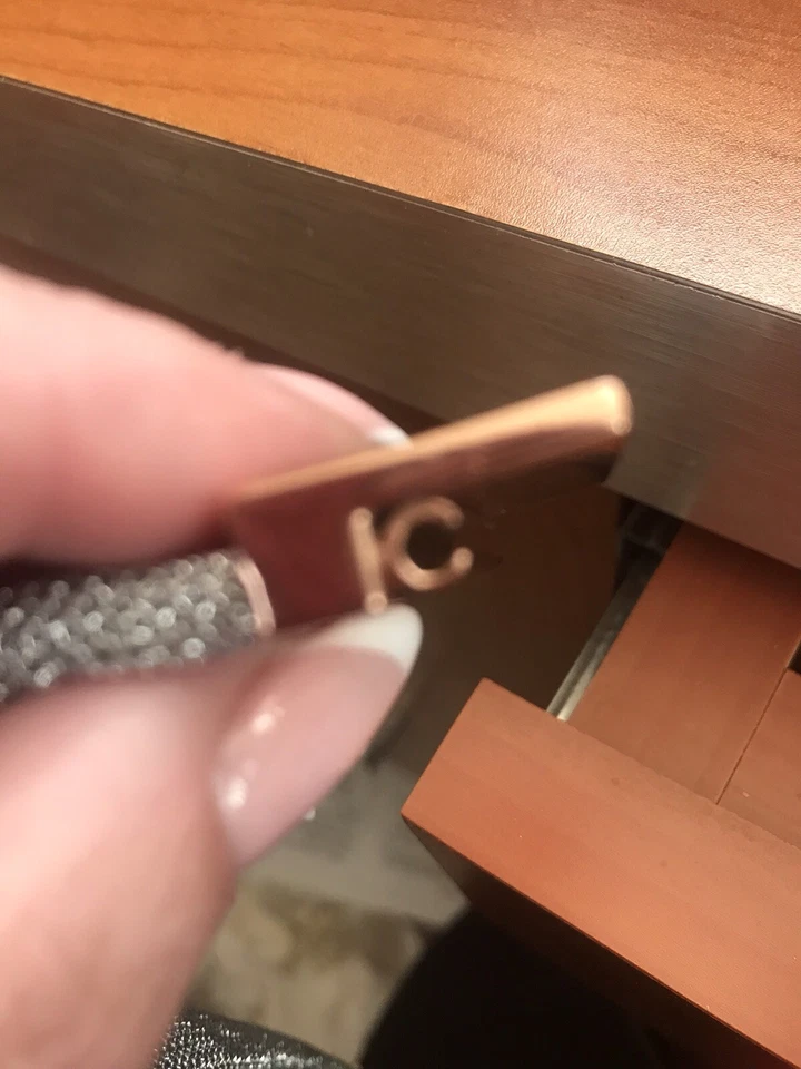 Brazalete de malla negra y plateada Adami and Martucci con cierre de oro rosa Foto 4 de 4