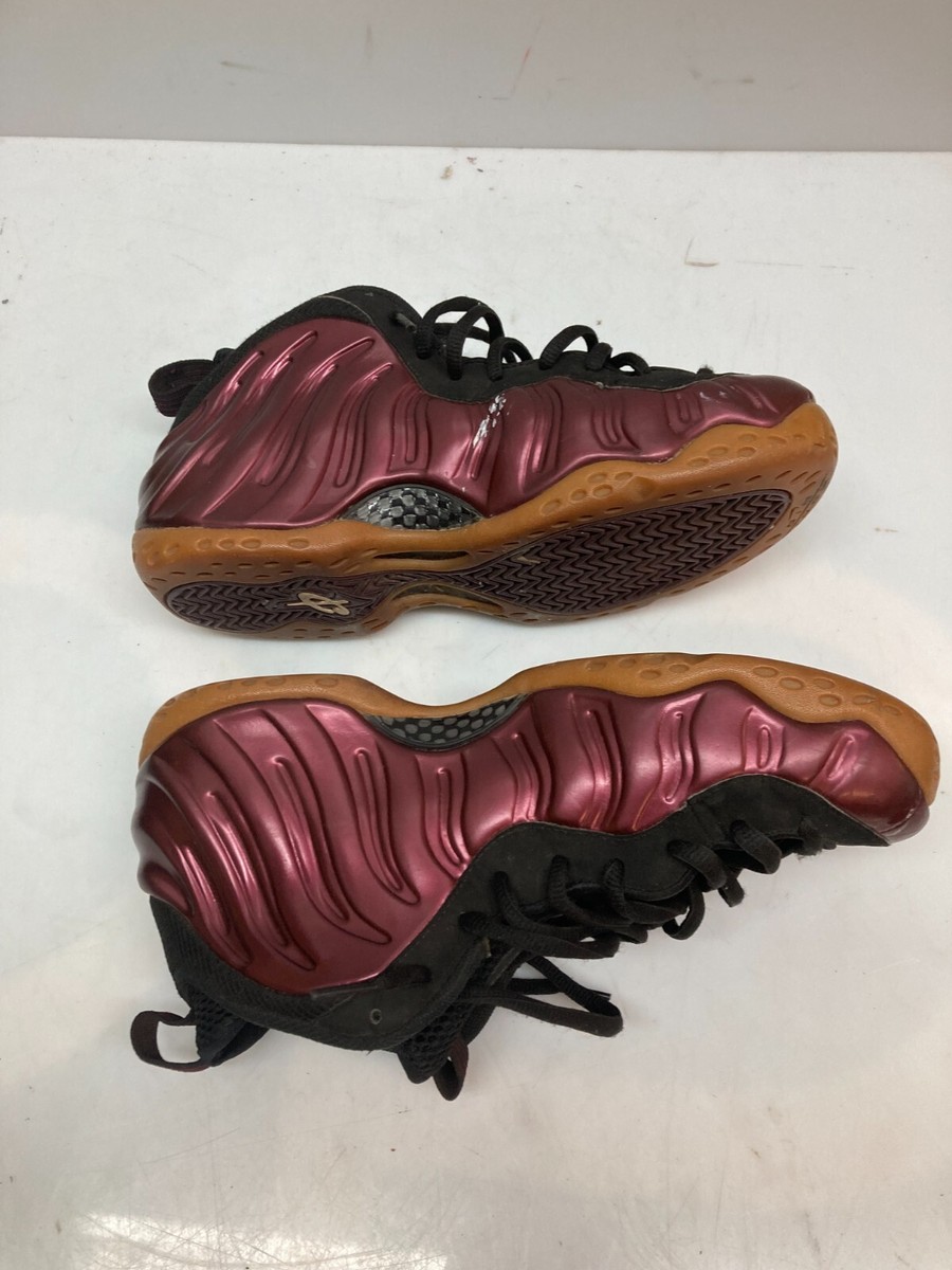 NIKE Air Foamposite One Night Maroon - Size 10.5 - Model  display picture 2