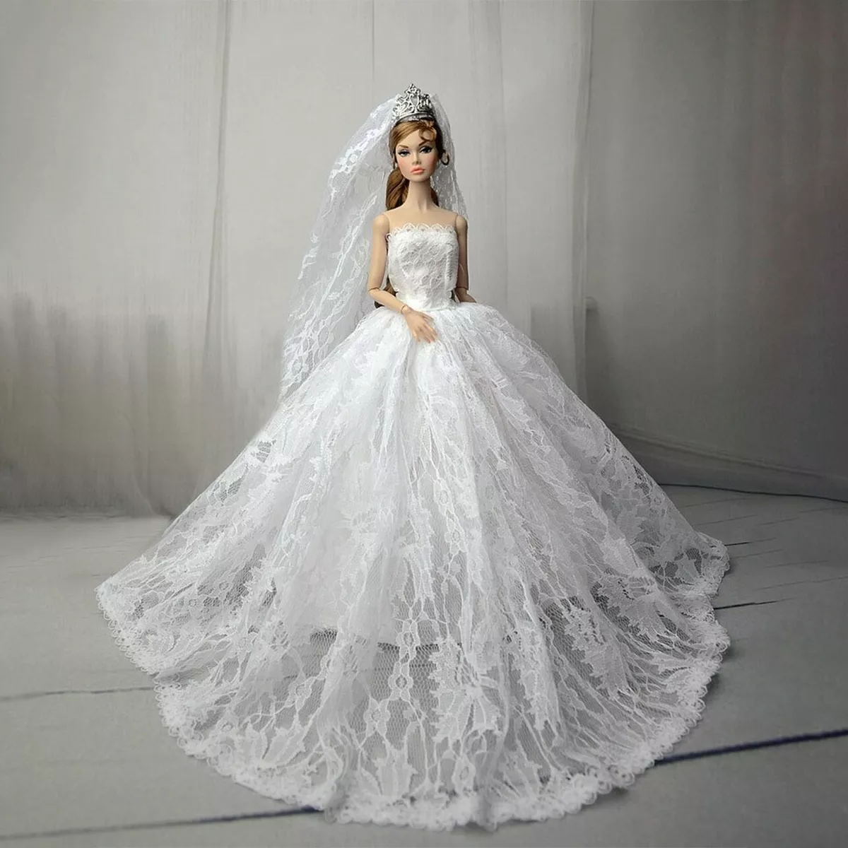 Wedding gown deals long tail