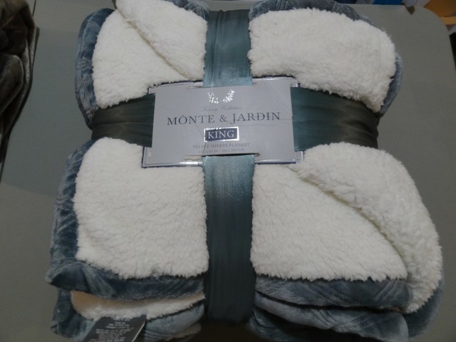 Amazon.com: Monte & Jardin Queen Gray Jacquard Velvet ...