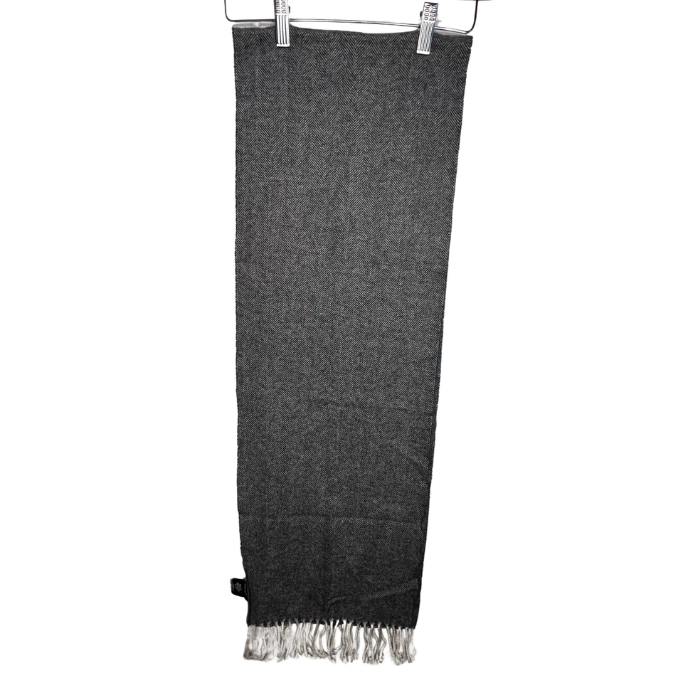 Gant Scarf 100% Lambswool Made In Italy Grey White Tassels Herringbone Pattern - Image 2 of 4