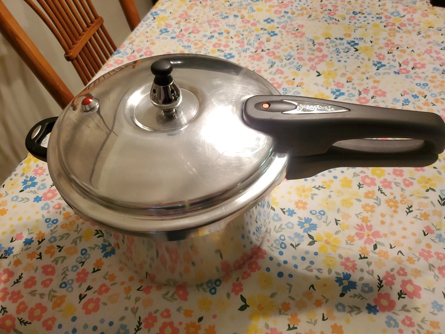 WearEver W92160~ 6 Qt. Pressure Cooker Excellent Condition With Weight & Gasket
Opens in a new windo