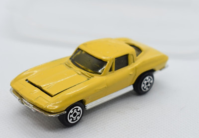 Kidco Yellow C2 Chevrolet Split Window Corvette 1979 Hong Kong 1/64 Hood Open