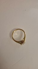 18ct gold engagement ring 