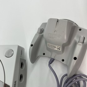 Mint Sega Dreamcast Bundle 2 Controllers 2 Memory Cards 4 Games NEW CLOCK BATT!!