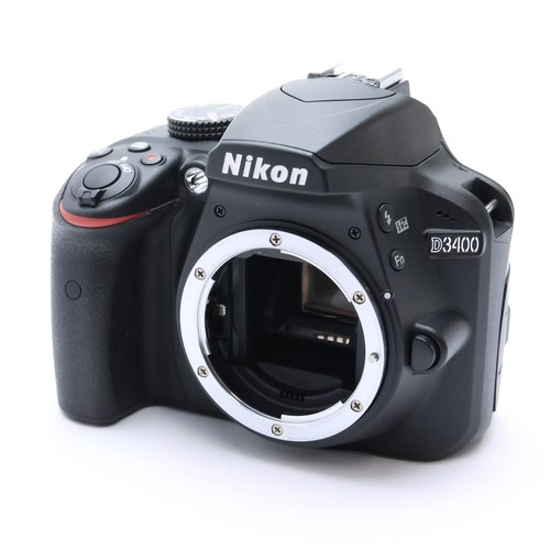 Nikon D3400 avec AF-P DX NIKKOR 18–55 mm f/3.5–5.6G VR DSLR Camera (renouvelé